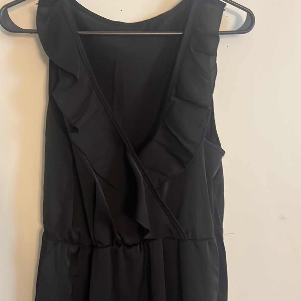 Ruffle v neck dress - Picture 2 of 2